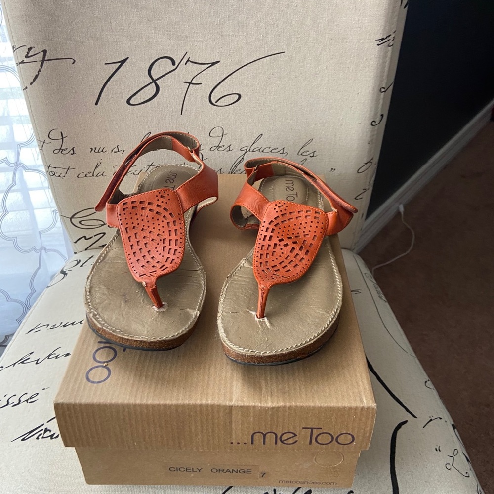 Sandal